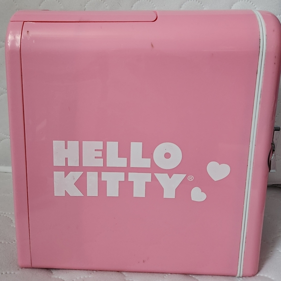 Sanrio Hello Kitty Pink Mini Refrigerator and Food Warmer - Picture 6 of 14